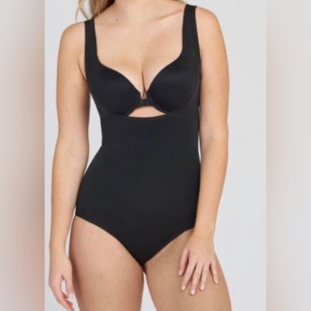 🔴 Spanx Assets Medium Open Bust Black Lined Shaper Sexy Office Professional